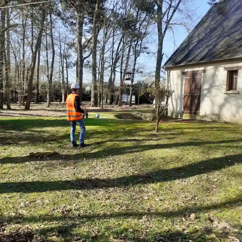 Alextrem Drones Nettoyage De Toiture Saumur Confiez Nous Le Nettoyage De Batiment 1